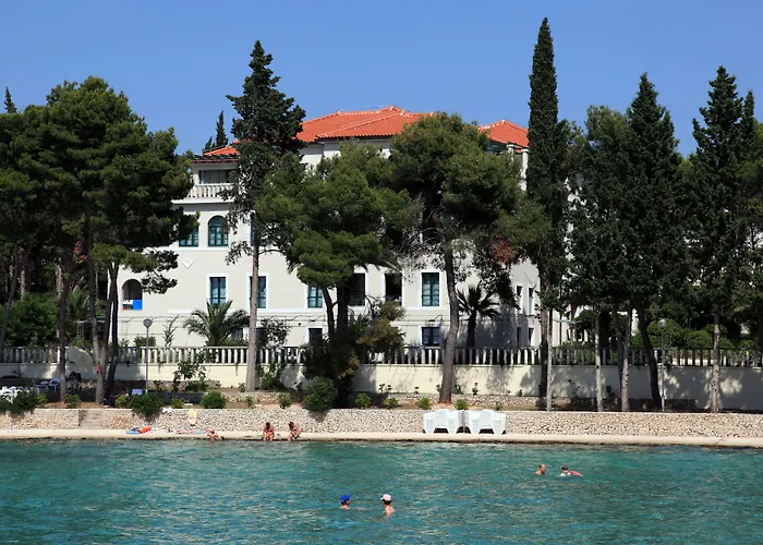 Hotel Bluesun Vela Luka 4*