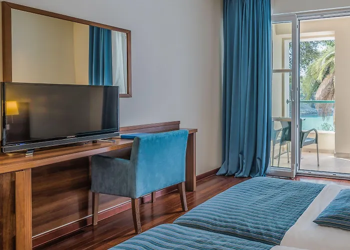 Hotel Bluesun Vela Luka 4*