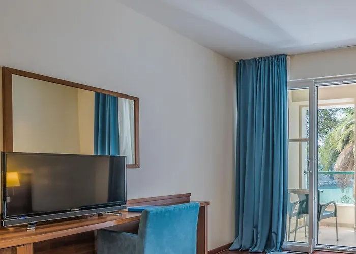 Hotel Bluesun Vela Luka 4*